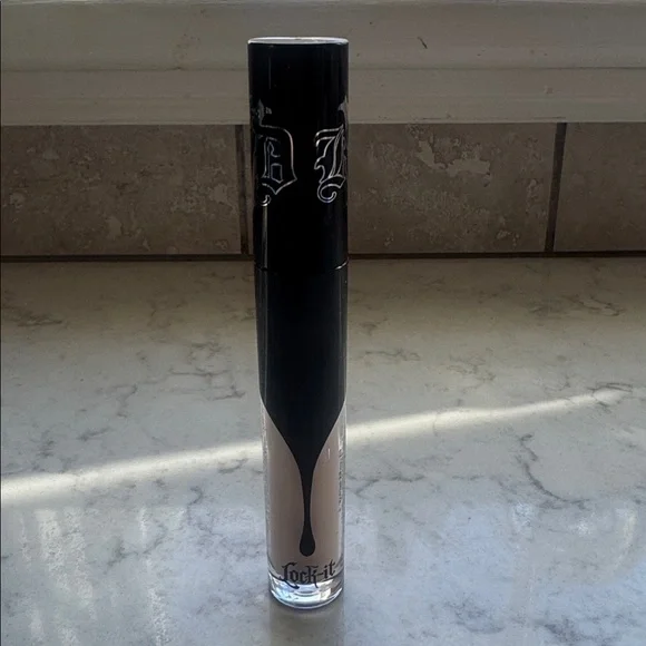 NEW Kat Von D Lock-It Concealer (LIGHT 5 Neutral) FULL SIZE 6.25g - Picture 3 of 3